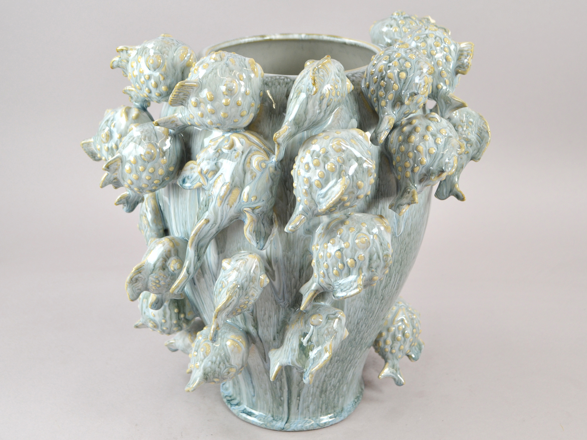 Keramik Fisch Vase, mit Kugelfisch Ornament, Ø26,5 x H31 cm, grau-blau