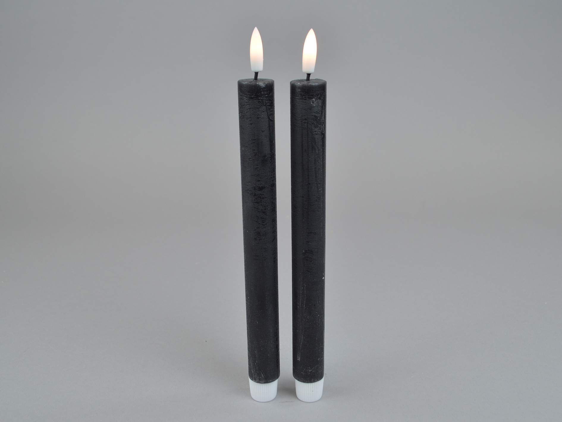 LED-Stabkerze, 32 schwarz, Set2, D2,2xH24cm,on/off, timer nur mit FB, 2xAAA