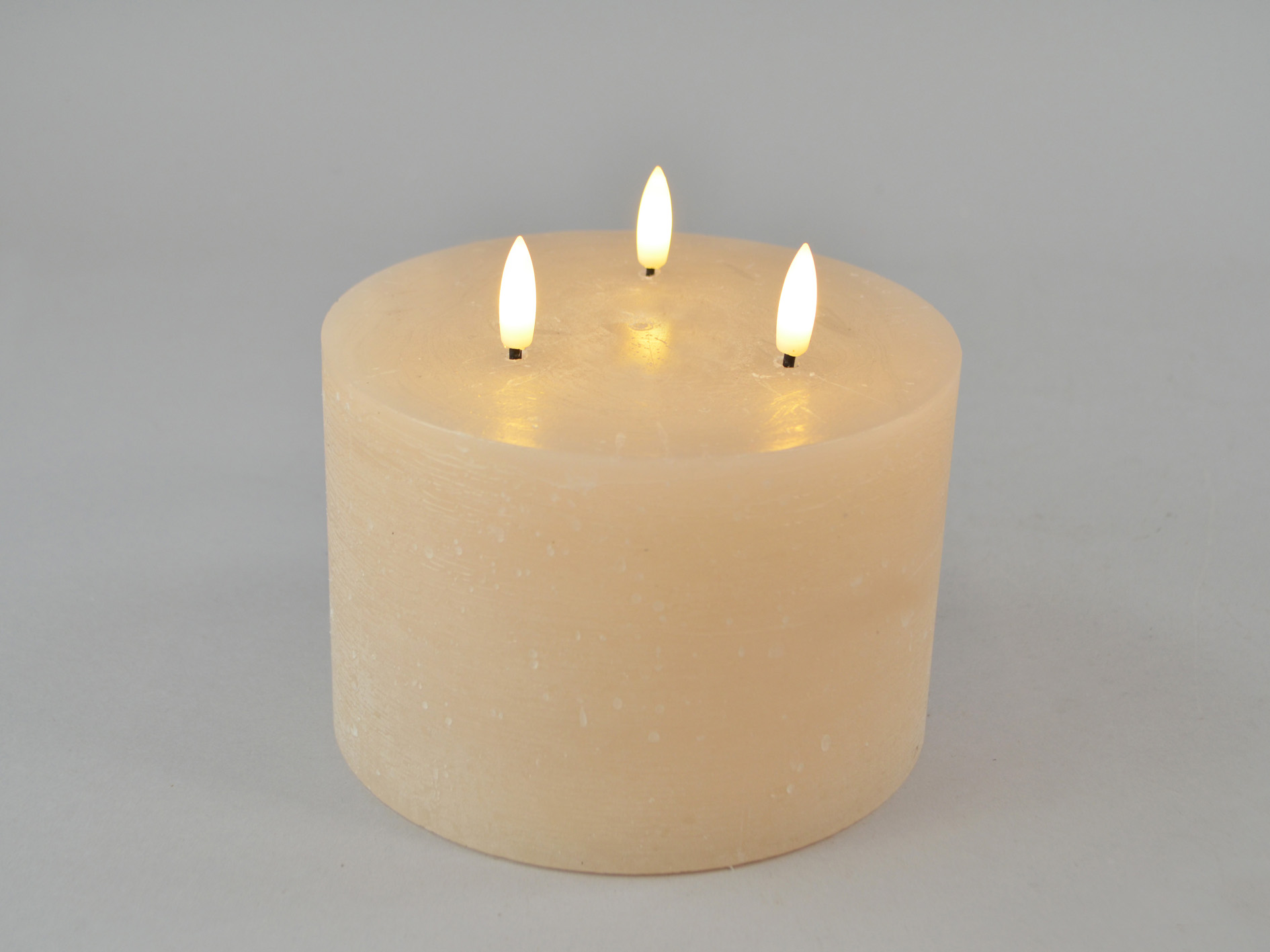 LED-Kerze XXL, 86 beige, 3 LED-Dochte, Ø15xH10cm, remote/off/timer-6Std, FB optional, 2xAA