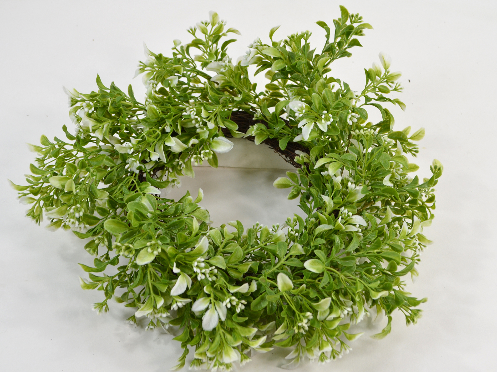 Buchskranz mit Blüten, Ø 30cm, weiß-grün
