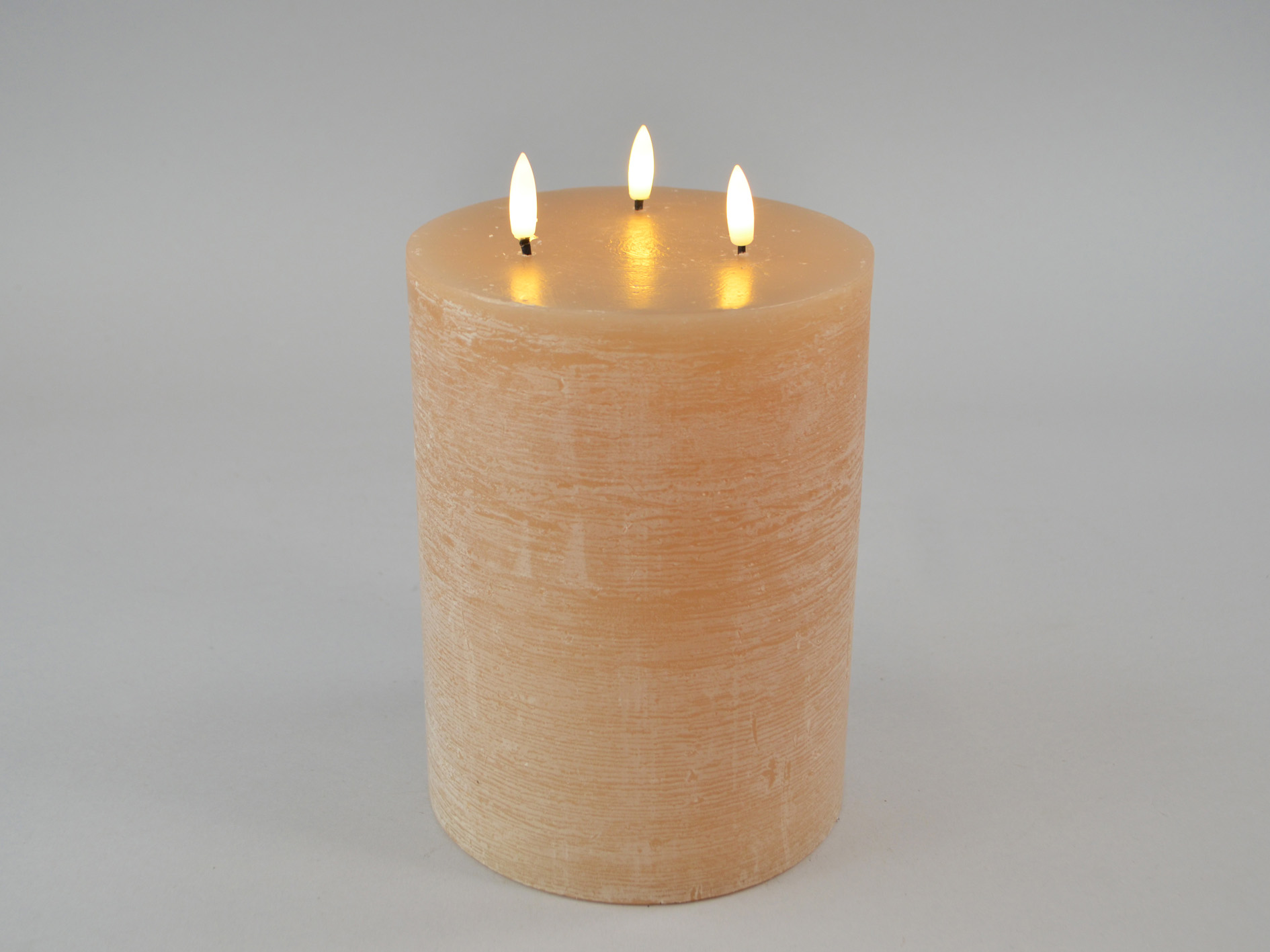 LED-Kerze XXL, 63 kaffee, 3 LED-Dochte, Ø15xH20cm, remote/off/timer-6Std, FB optional, 2xAA