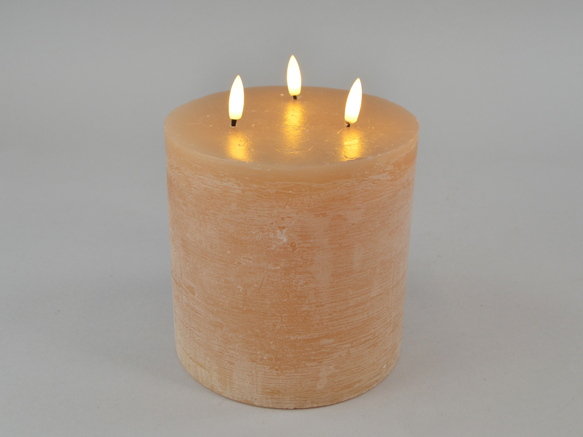 LED-Kerze XXL, 63 kaffee, 3 LED-Dochte, Ø15xH15cm, remote/off/timer-6Std, FB optional, 2xAA
