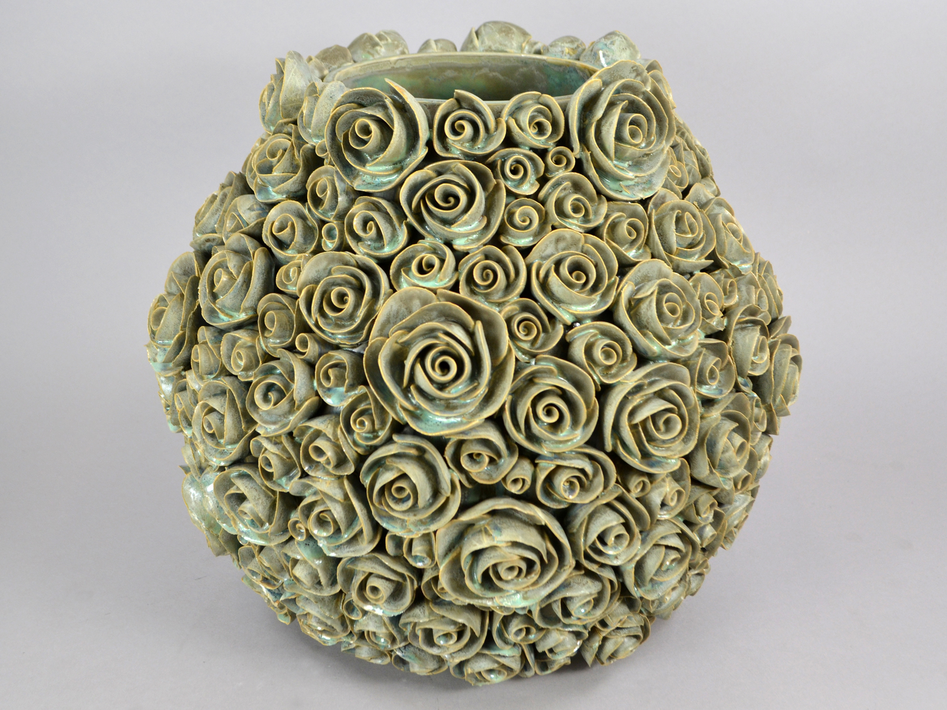 Ceramic vase with rose ornament, Ø37.5 x H33.5 cm, grey-green glazed