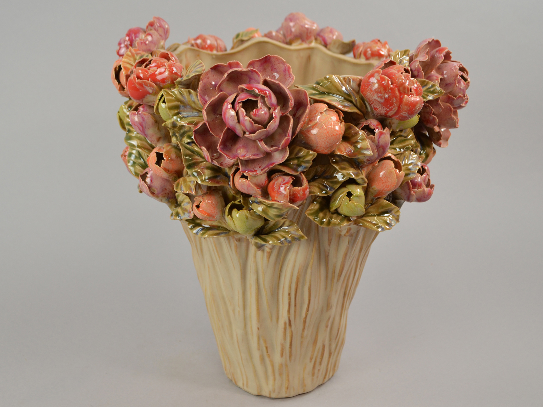 Ceramic vase with rose ornament, Ø26.5x29cm, colorful