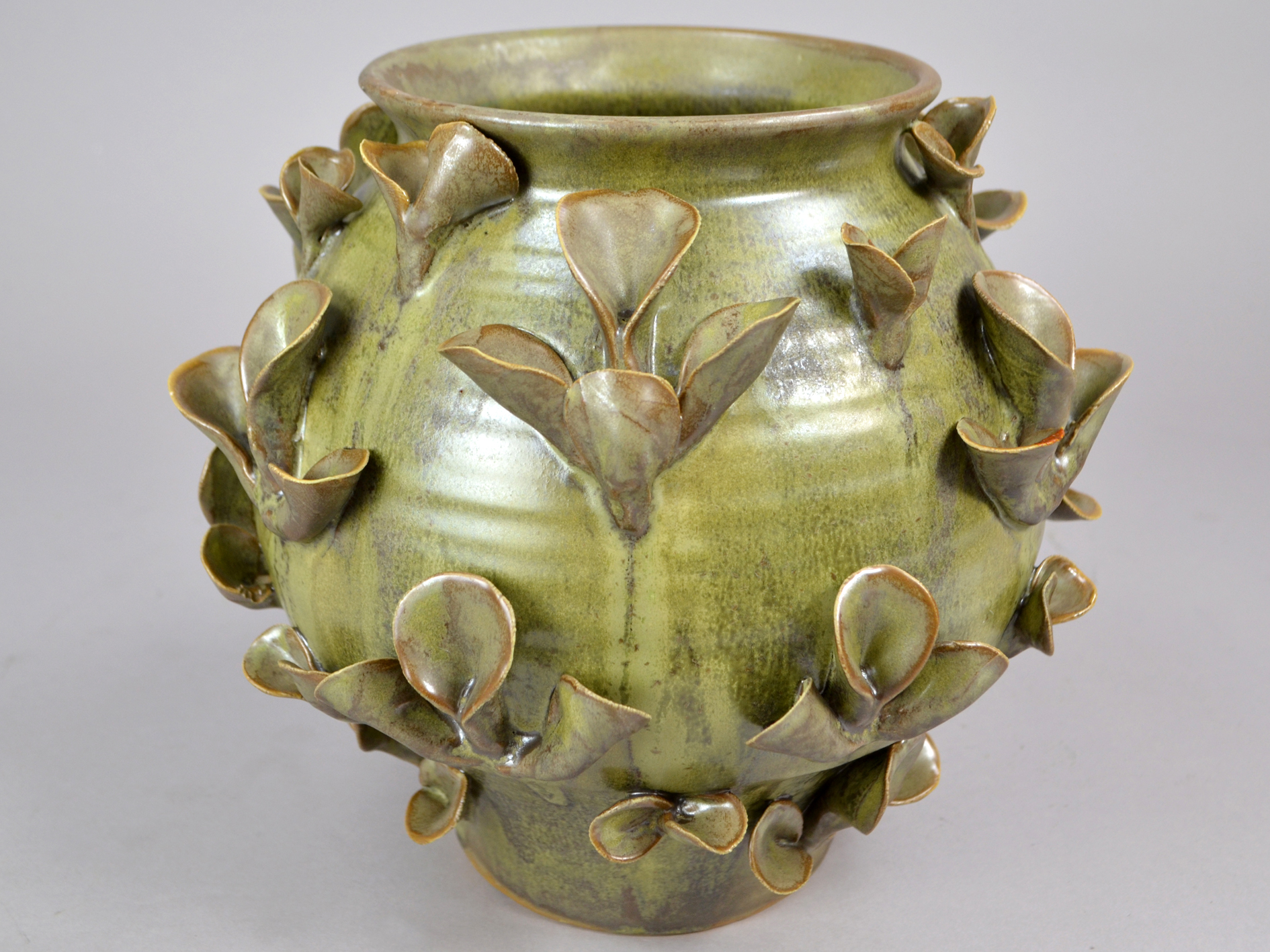 Keramik Vase 20 mit Trichter Blüte, Ø23 x H21 cm, grün-braun